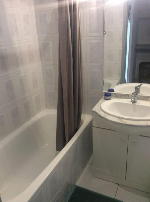 Jolie Petite Villa Climatisee Proche De La Mer Torreilles Extérieur photo